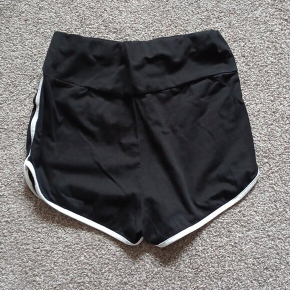 Shein small shorts - Picture 2 of 2
